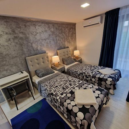 Alex Residence Otopeni Luaran gambar