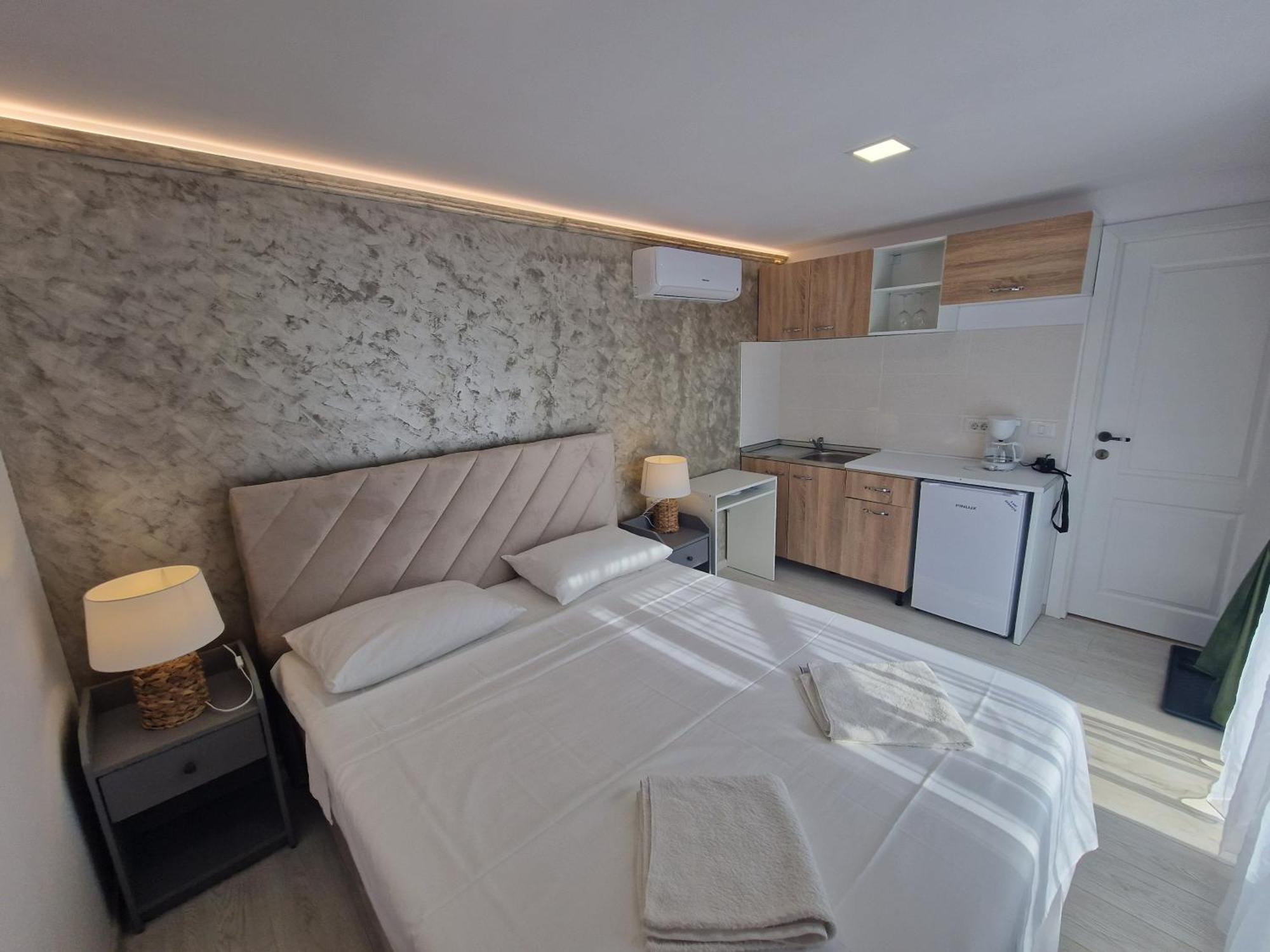 Alex Residence Otopeni Luaran gambar