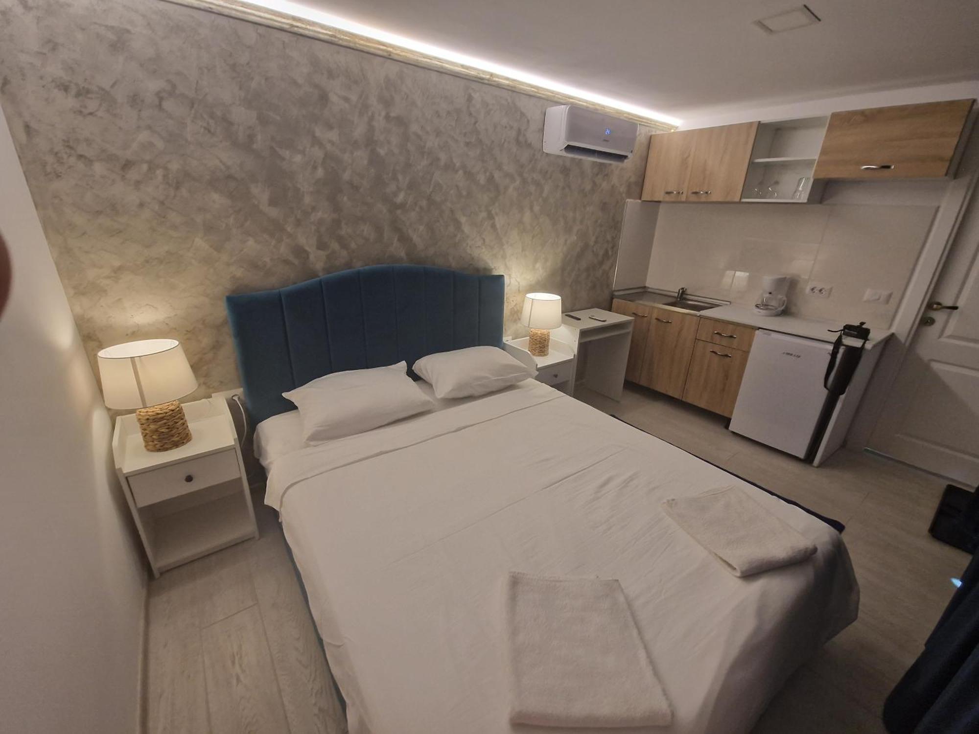 Alex Residence Otopeni Luaran gambar